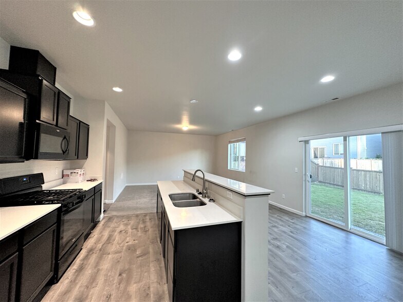 Building Photo - 8921 170th St NE