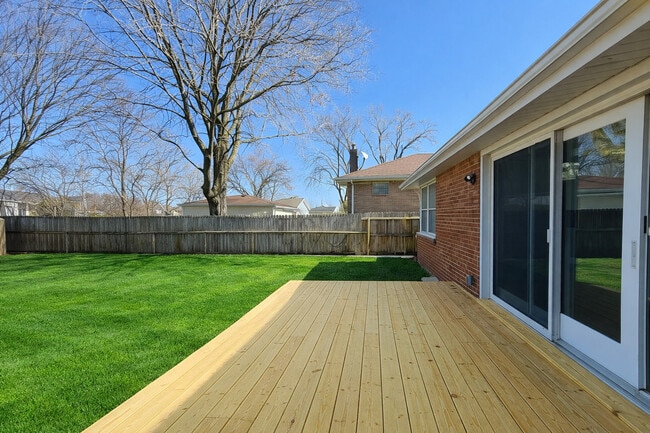 Building Photo - 910 S Golf Cul De Sac St