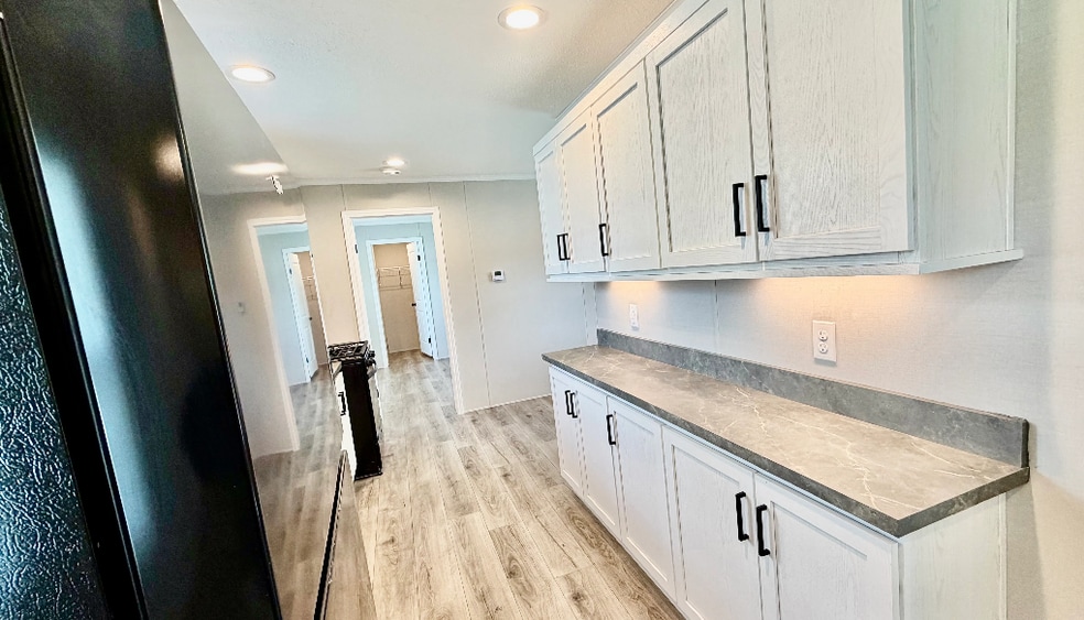 Building Photo - 25148 Au Lac Dr N