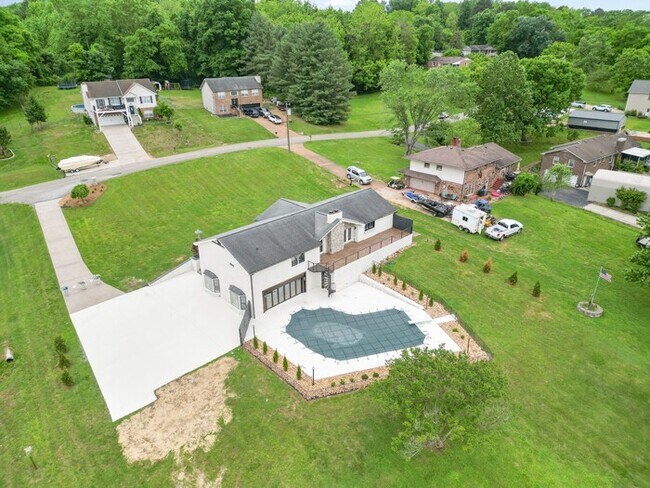 Building Photo - 95 Short Dr