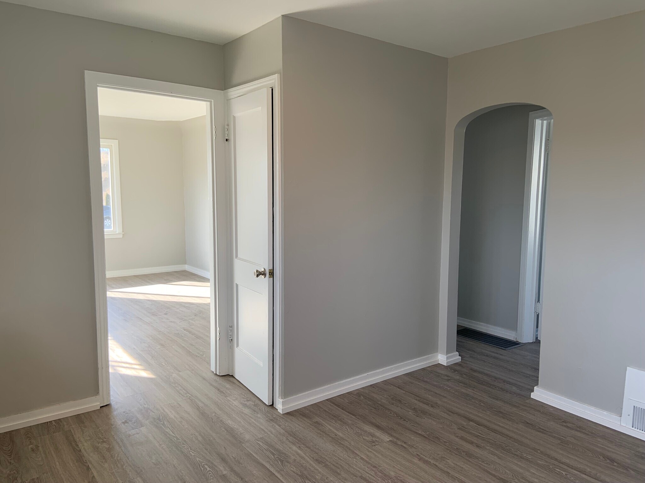 Building Photo - 343 E Lakewood Blvd