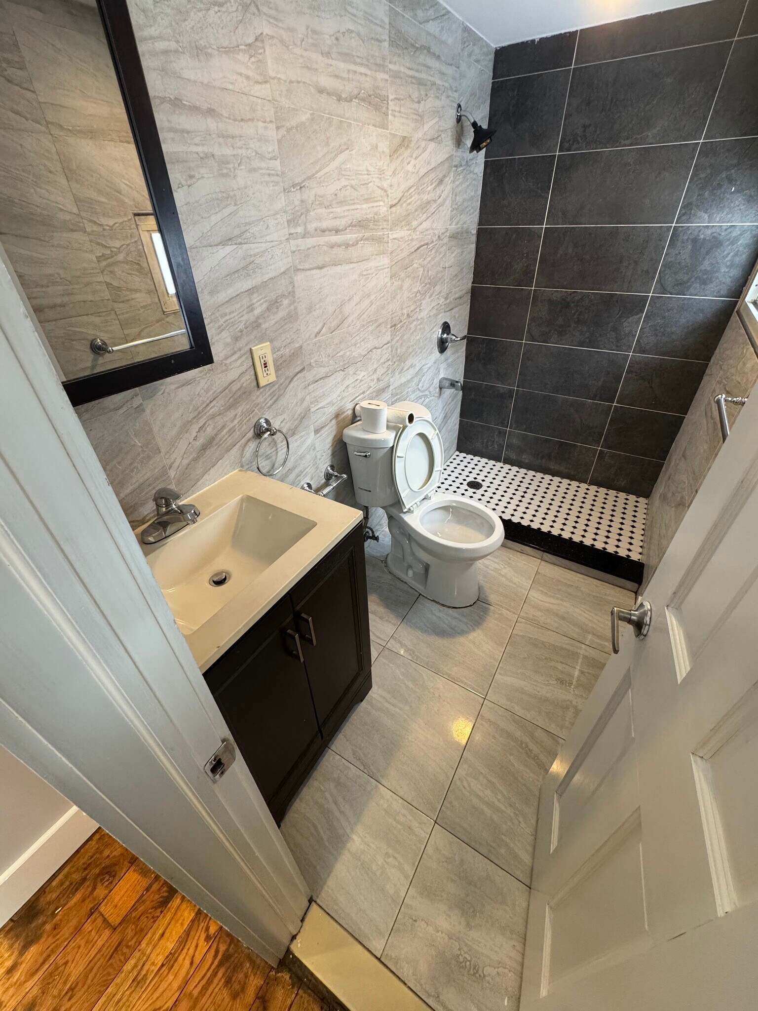 Building Photo - 27 Grant St