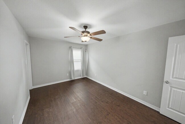 Building Photo - Spacious Home with Office, Game Room & Solar Panels Near Randolph AFB - Realtor Commission: $500