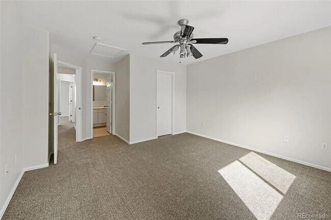 Building Photo - Newly Remodeled 3 Bed/3 Bath in Aurora.