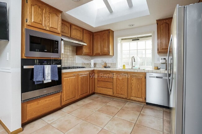 Building Photo - 9379 Esther St