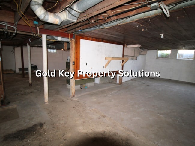 Building Photo - Adorable Brick 4 BR 1 BA House Near Golf C...