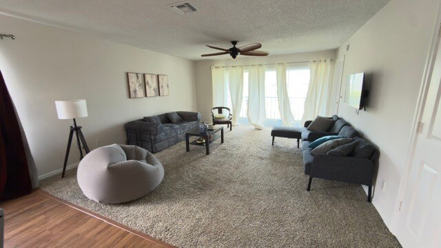Building Photo - 1645 Spoonbill Ln