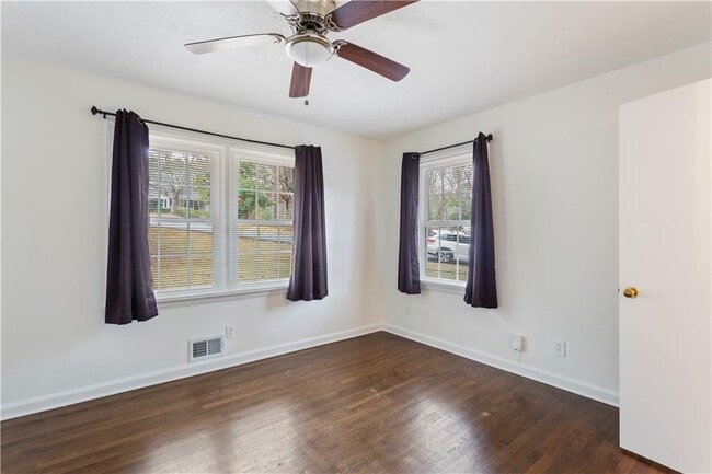 Building Photo - 3623 Lee St SE