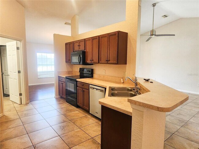 Building Photo - 9907 SW 54th Ave