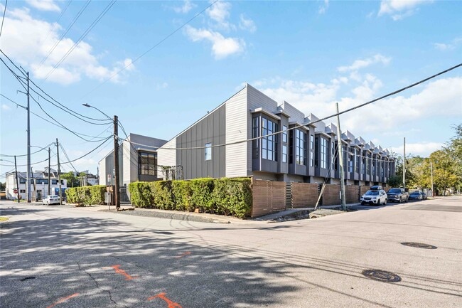 Building Photo - 1023 Bonner St