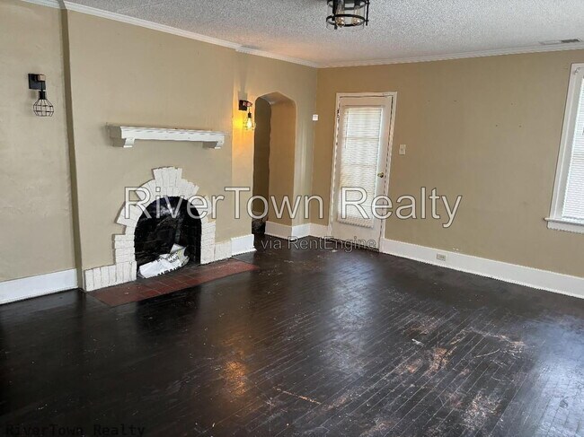 Building Photo - 899 N Avalon St