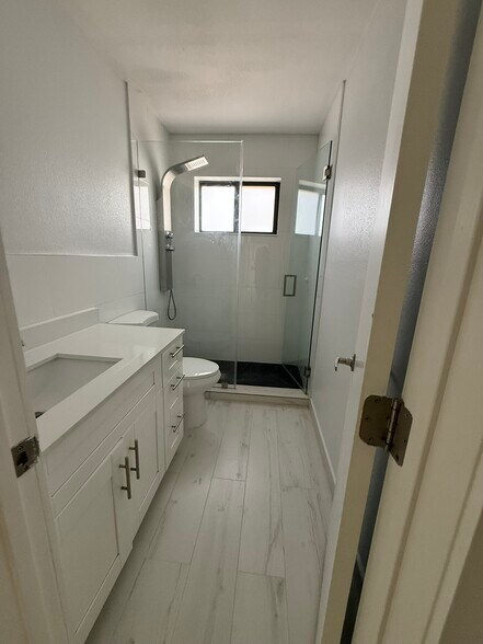 Building Photo - 7142 SW 22nd St