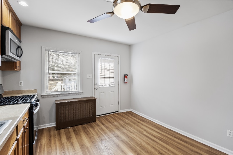 Building Photo - 106 Congress Ave