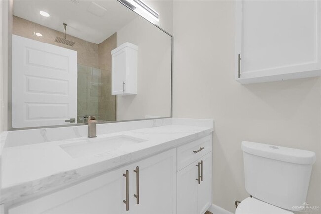 Building Photo - 18 E 24th St