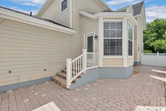 Building Photo - 1131 Indigo Dr