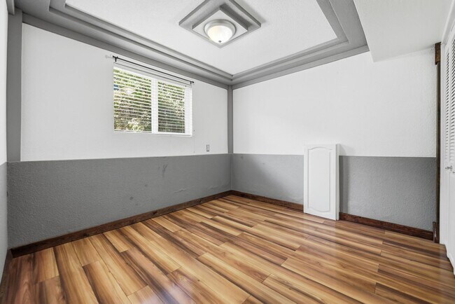 Building Photo - 3137 W 20th Ave