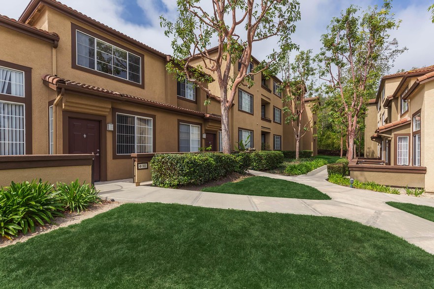 Building Photo - Wood Canyon Villas