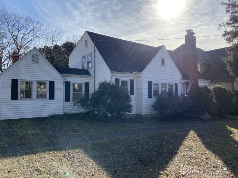 Building Photo - 712 Cantrell Ave