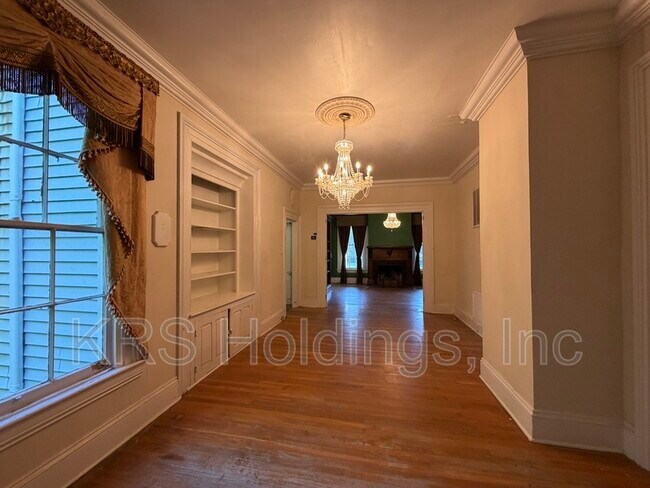 Building Photo - 125 S Willard Ave