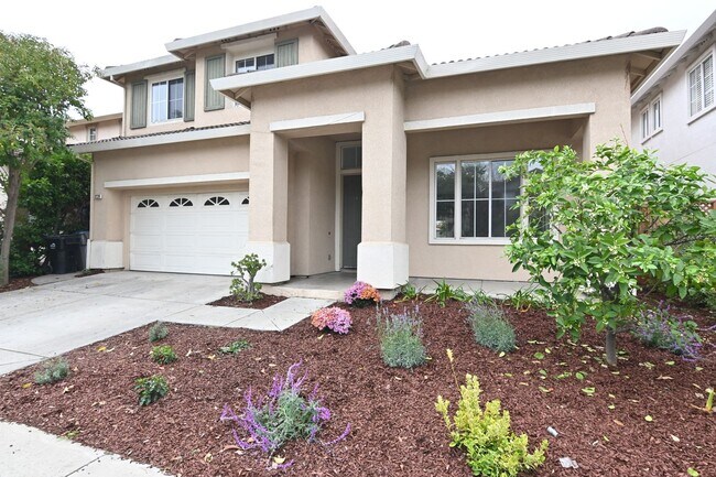 Primary Photo - Stunning 5-Bedroom 3 bath 2 story Home in Prime North San Jose Location.
