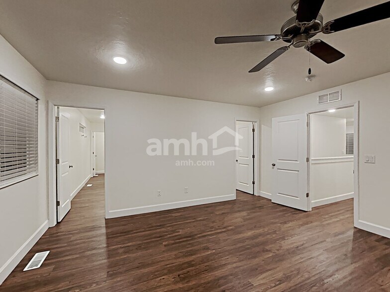 Building Photo - 842 N Garnet Creek Ave