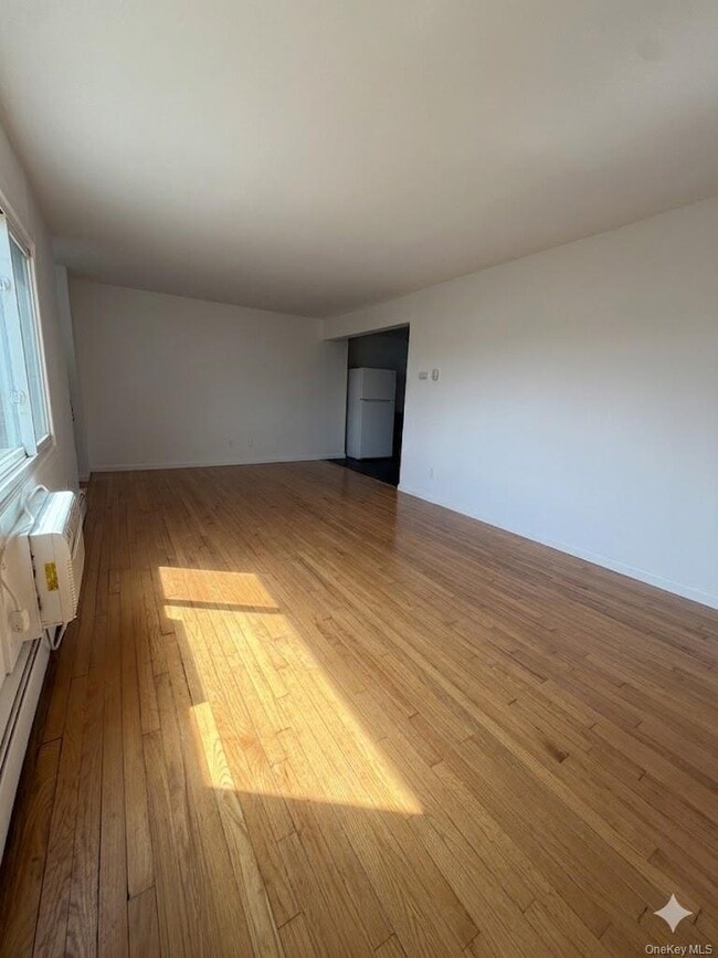 Building Photo - 629 Wellwood Ave