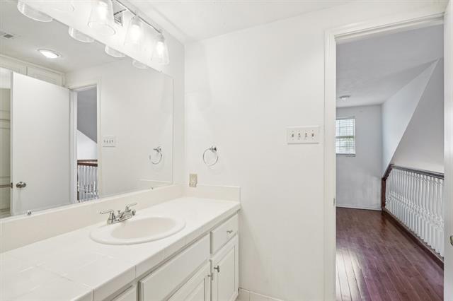 Building Photo - 4016 Willow Ridge Dr