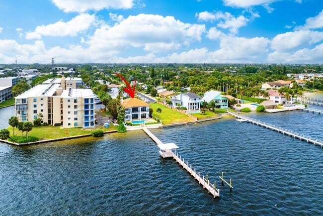 Building Photo - 1 1st Ave S