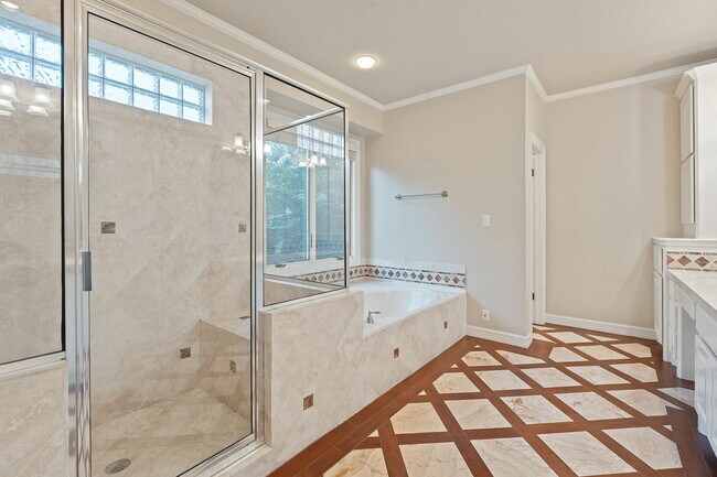 Building Photo - 6636 Dogwood Creek Dr