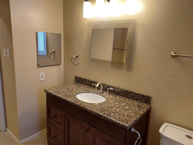 Building Photo - 3811 Quiet Pl Dr