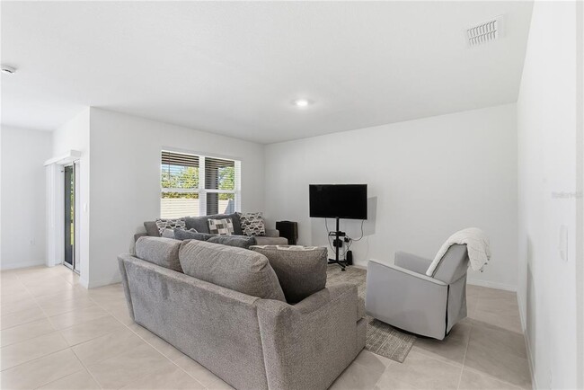 Building Photo - 1348 Hanoverian Dr