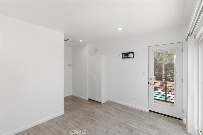 Building Photo - 8016 Crosnoe Ave