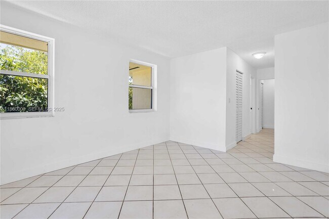 Building Photo - 3524 NW 4th Terrace