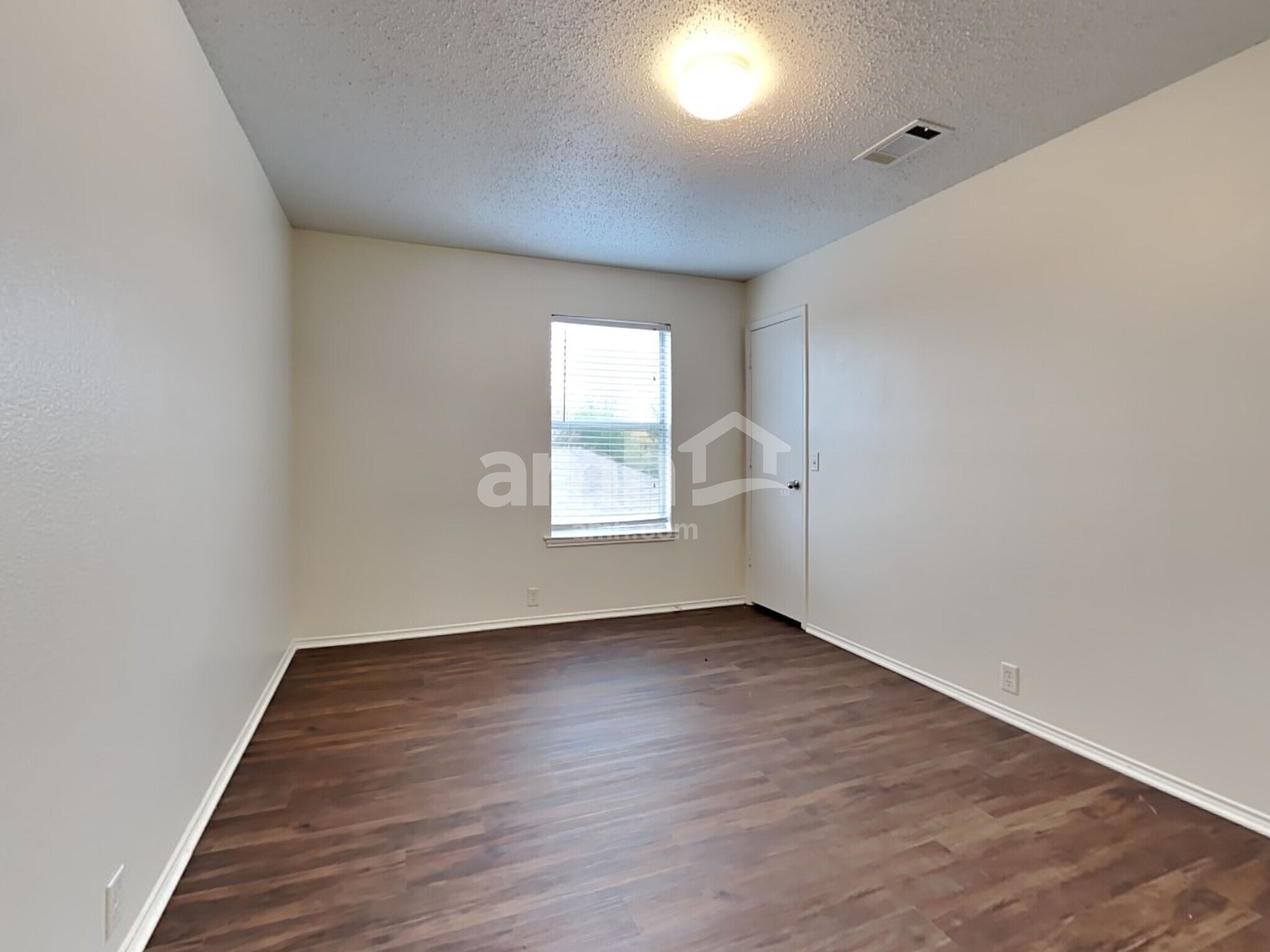 Building Photo - 1523 Wavecrest Dr