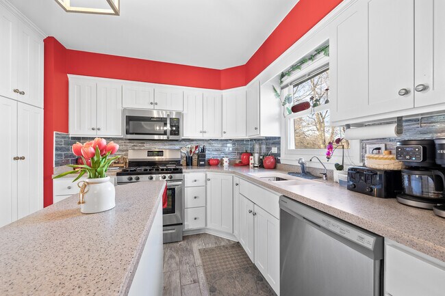 Building Photo - 12755 S Elizabeth Dr