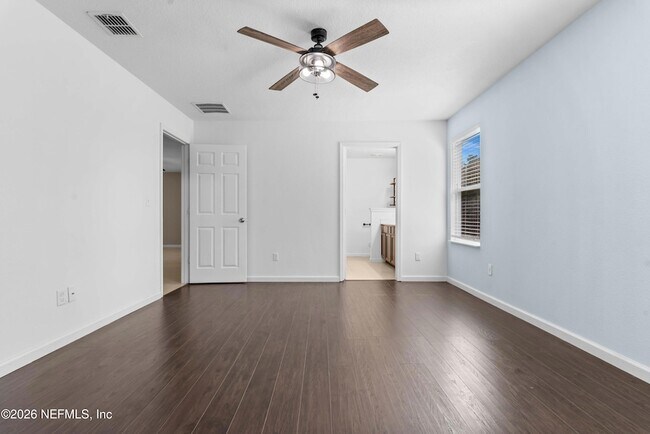 Building Photo - 8704 Lake George Cir W