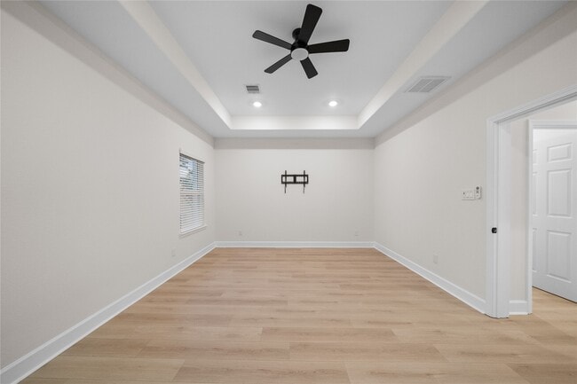 Building Photo - 1411 Bayou St