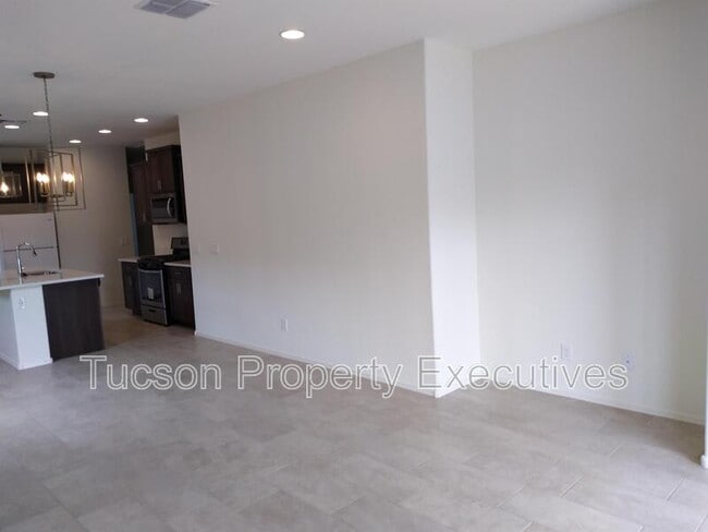 Building Photo - 10683 W Dickerson Dr