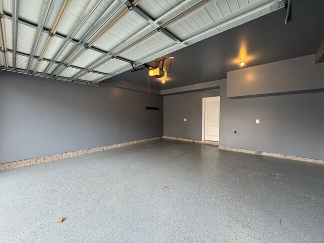 Building Photo - Stunning 4 Level 4 Bed 3/2 Bath Home With Balcony And Deck In Westmoore At Moorefield