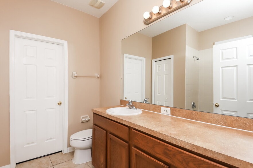 Building Photo - 10330 Avelar Ridge Dr