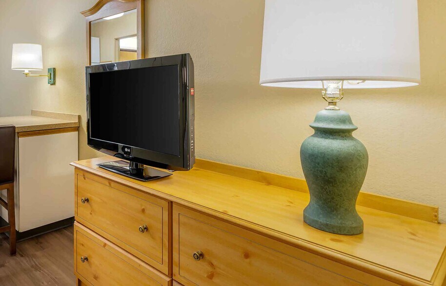 Building Photo - Furnished Studio-Portland - Beaverton