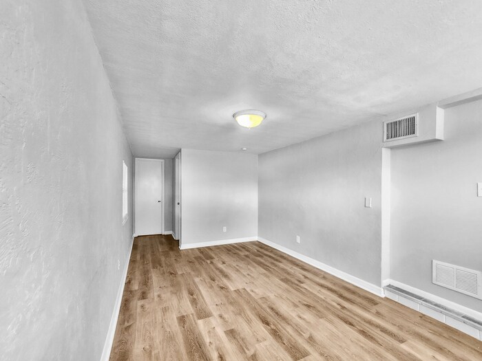 Building Photo - 10849 60th Ave N