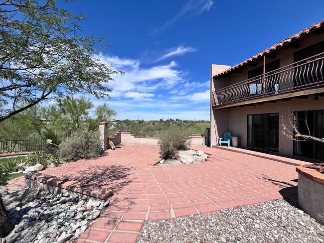 Building Photo - Catalina Foothills- 3 bedroom/ 3 bathroom ...