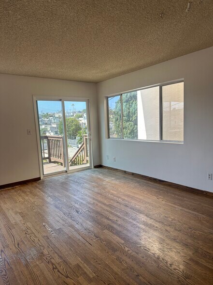 Building Photo - 1642 Carlson Ln