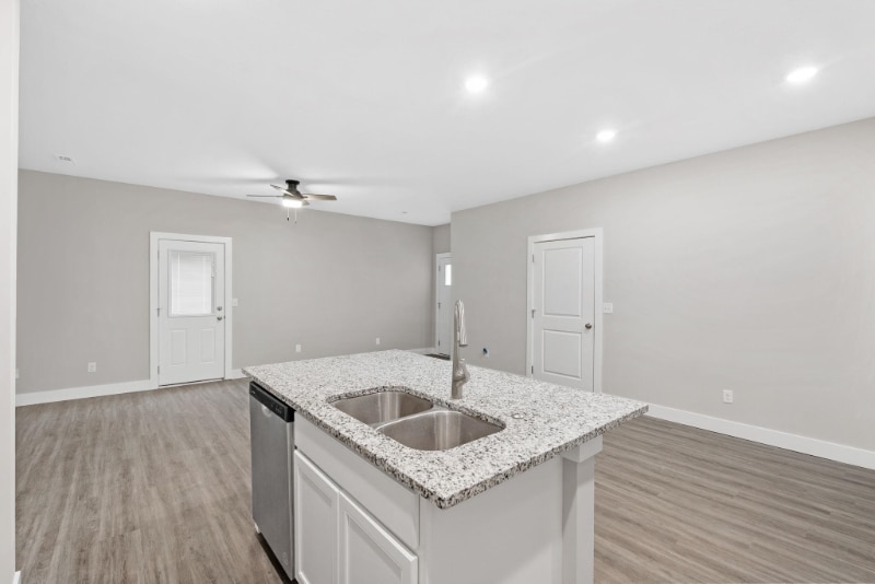 Building Photo - 5122 N Cypress St