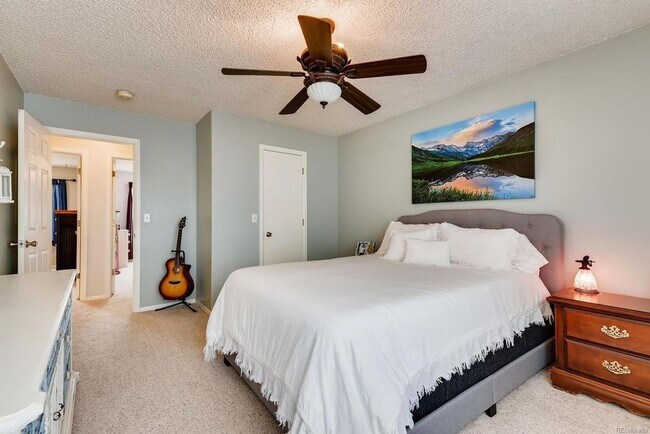 Building Photo - GREAT LOCATION! New LVP and Carpet - WON'T LAST LONG!