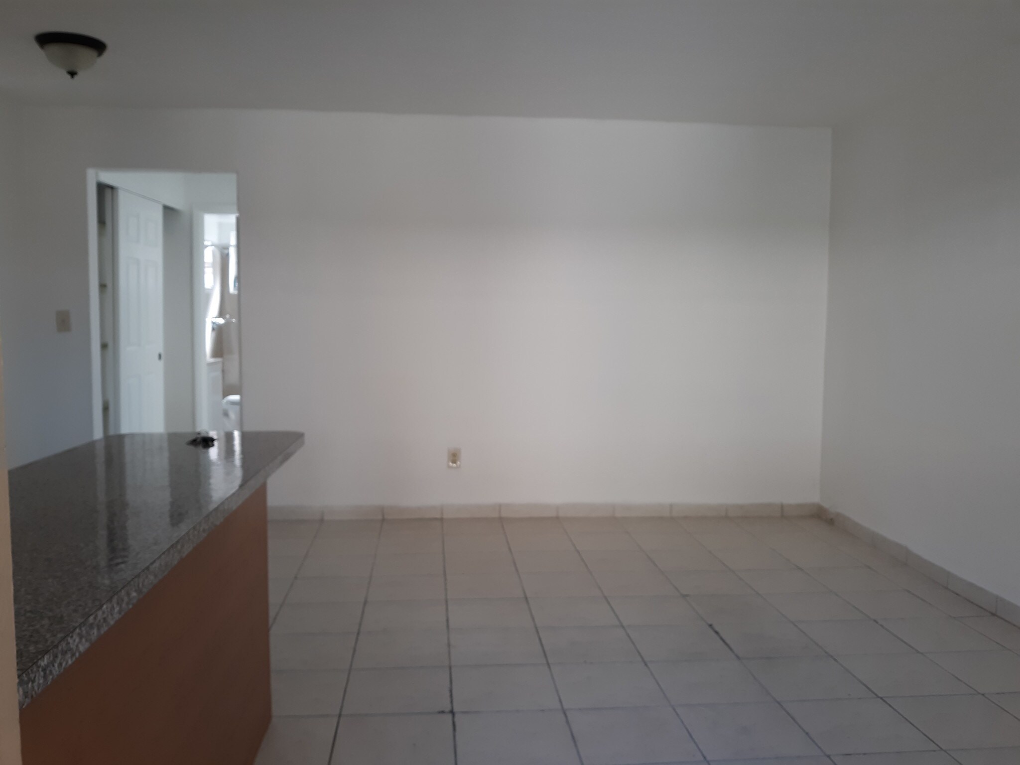 Building Photo - 965 W 29th St