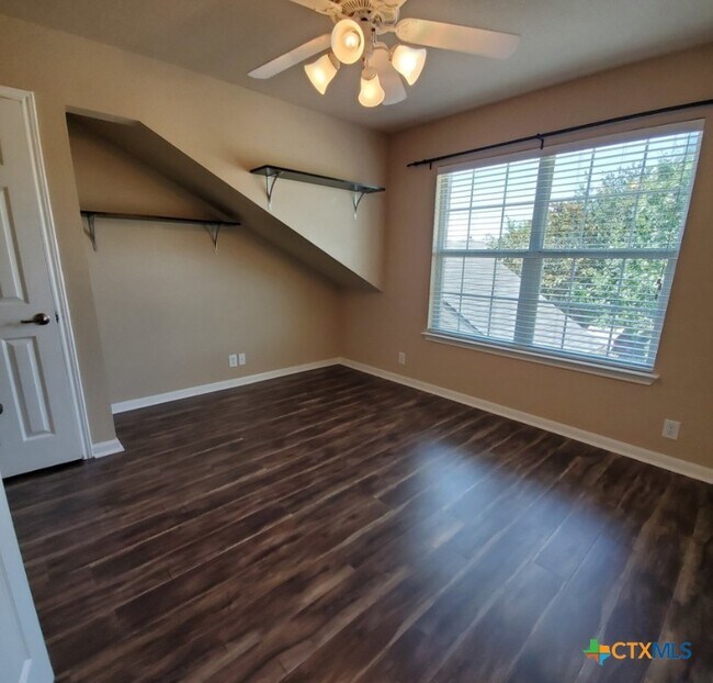 Building Photo - 310 Royal Troon Dr