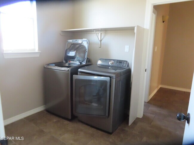 Building Photo - 1617 Etling Way