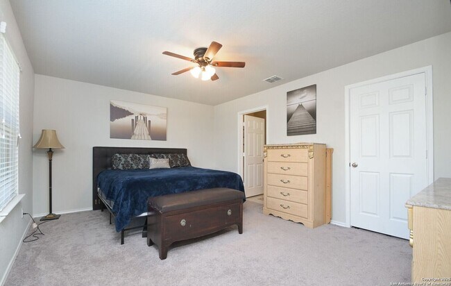 Building Photo - 5727 Ivans Farm